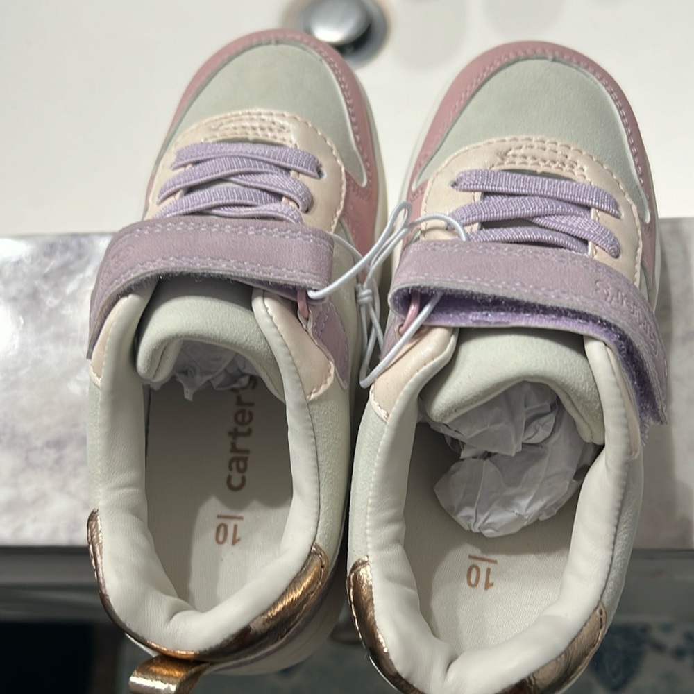 Toddler girl’s size 10 sneakers
